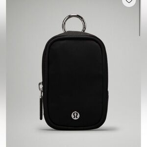 NWT lululemon clippable nano pouch black
